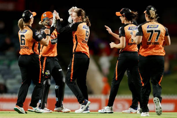 perth scorchers won with 36 runs against sydney sixers
