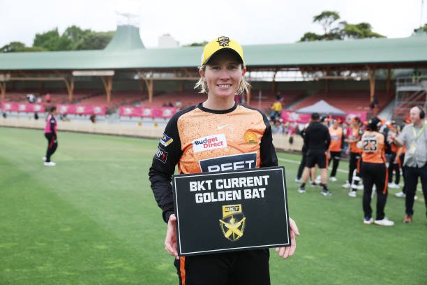 Dominant Perth Scorchers Triumph Over Sydney Sixers with Beth Mooney's Stellar 91*