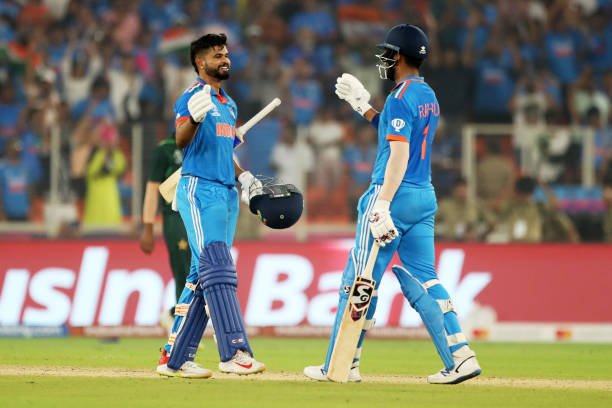 shreyas iyer and k l rahul scored century.India's batting blasted like a bomb. 