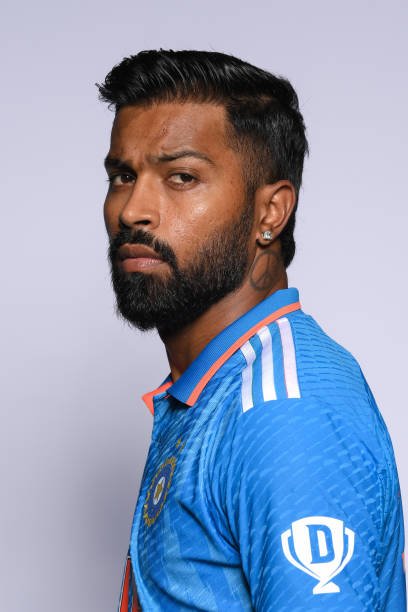 IPL 2023 : Hardik pandya च्या गुजरात टायटन्ससाठी टेन्शन वाढवणारी बातमी -  Marathi News | IPL 2023 setback for Hardik Pandya led Gujarat Titans  Ireland pacer Josh Little suffers injury | TV9 Marathi